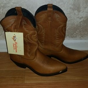 NWT Tan Cowgirl Boots